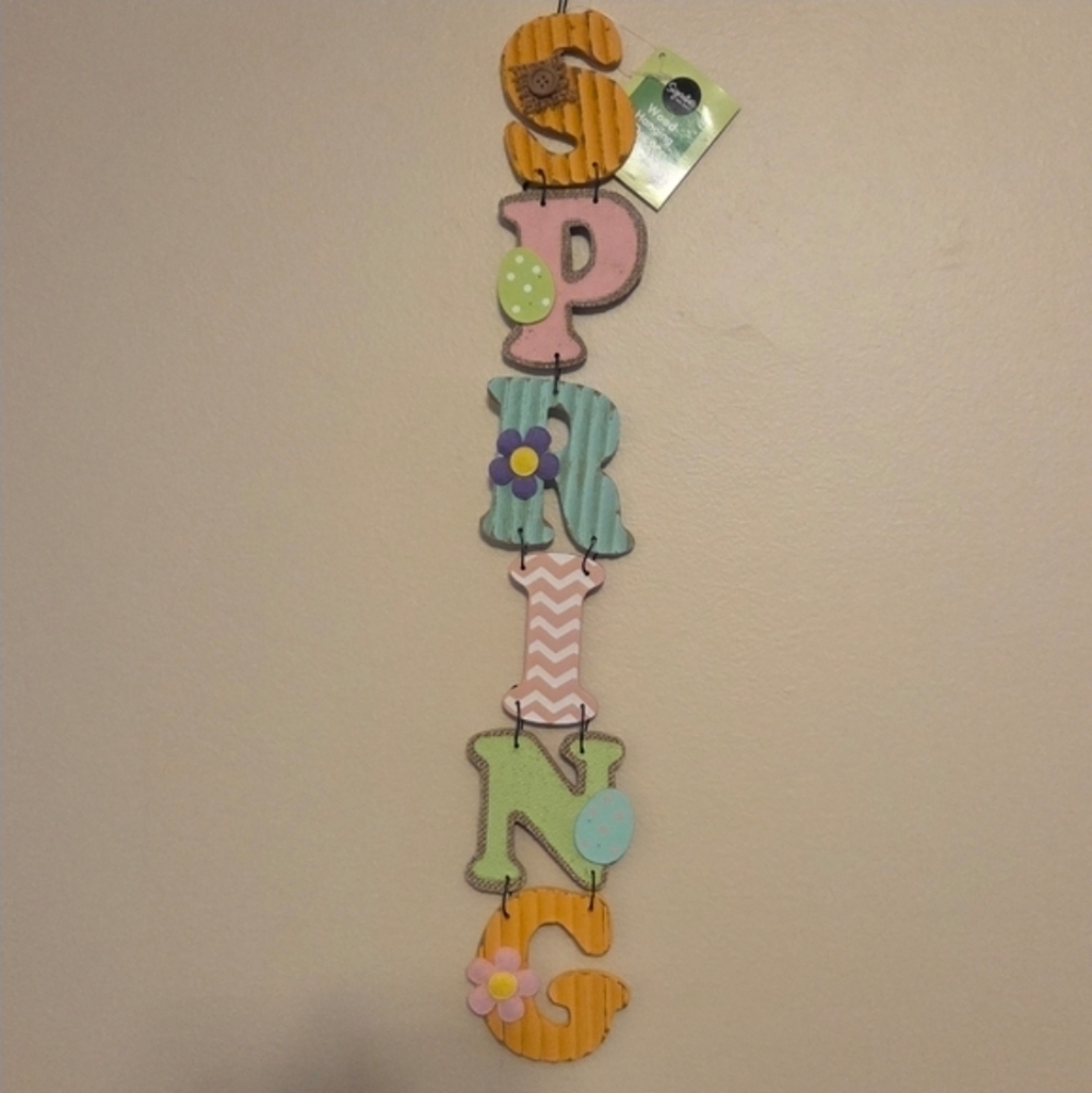 NWT Spring Wood Hanging Decor - Picture 5 of 5